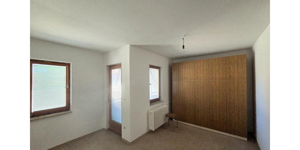 Etagenwohnung Bad Rodach - 6 Zimmer, 150 m&sup2;, 1.000&euro; | Angebot:26094590