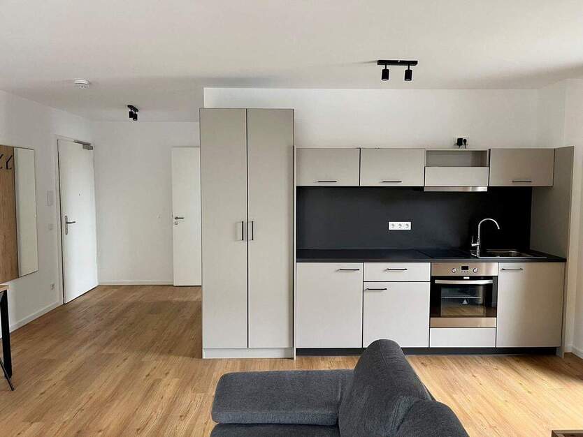 Ab sofort! Großzügige, möblierte 1-Zimmer-Wohnung mit Balkon! 1 zimmer