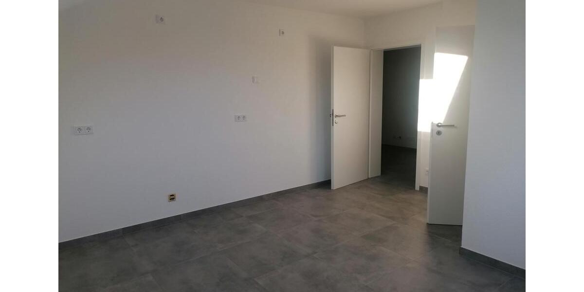 Etagenwohnung Bedburg - 4 Zimmer, 106 m&sup2;, 900&euro; | Angebot:26042229