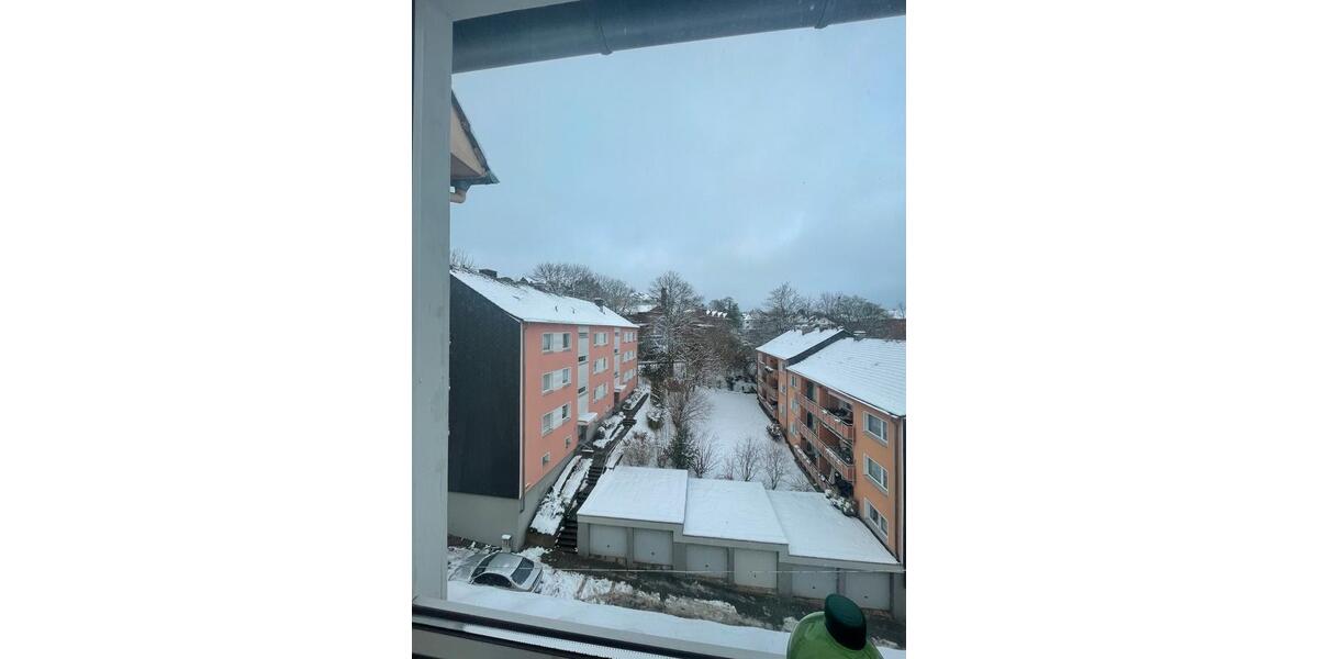 Renovierte helle 3 Zimmer Dachgeschoss Wohnung mit Aussicht 3 zimmer