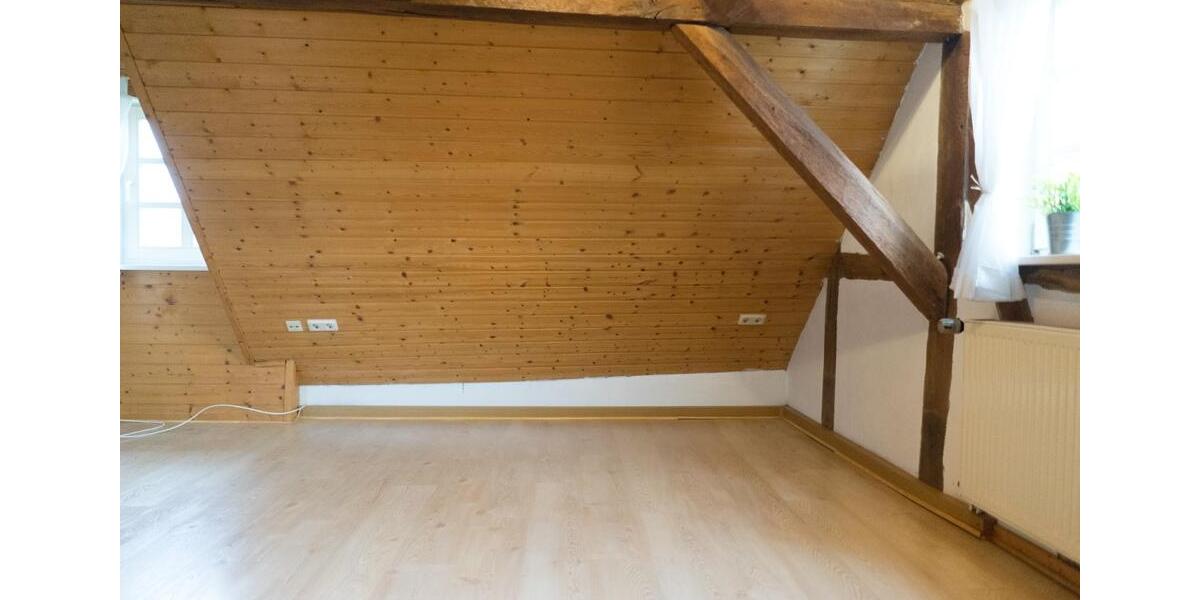 Dachgeschoßwohnung Bad Wildungen - 1 Zimmer, 17 m&sup2;, 220&euro; | Angebot:24878849