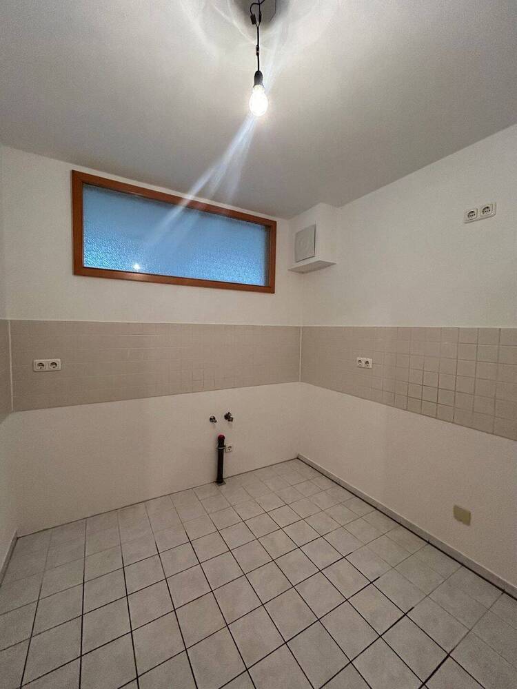Helle Erdgeschoßwohnung mit Terrasse und Stellplatz!