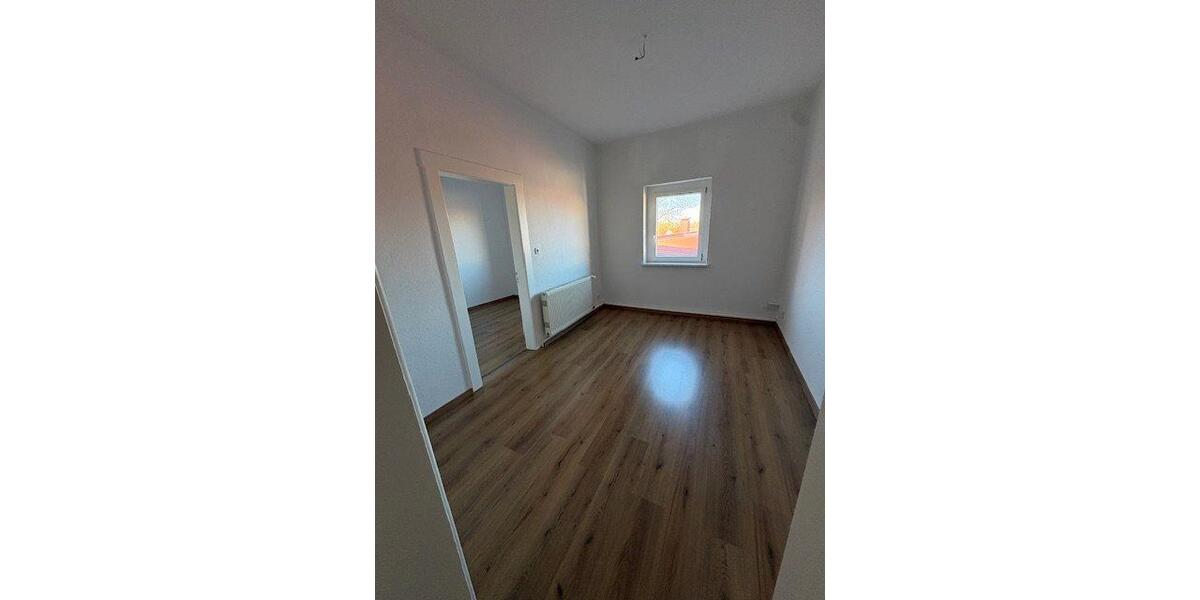 Etagenwohnung Lommatzsch - 4 Zimmer, 90 m&sup2;, 570&euro; | Angebot:26071958