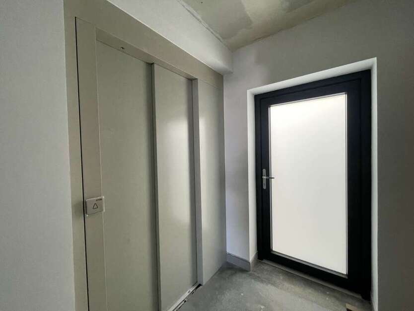 Luxus pur- Hochwertige Wohnung mit Pool, Aufzug und Einbauküche direkt am Zwenkauer See!