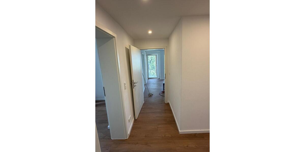 Etagenwohnung Lappersdorf - 3.5 Zimmer, 81 m&sup2;, 1.200&euro; | Angebot:26042515