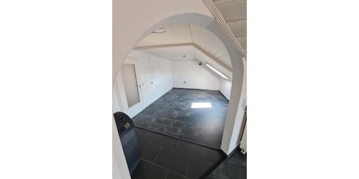 Dachgeschoßwohnung Genderkingen - 3 Zimmer, 92 m&sup2;, 920&euro; | Angebot:26517891