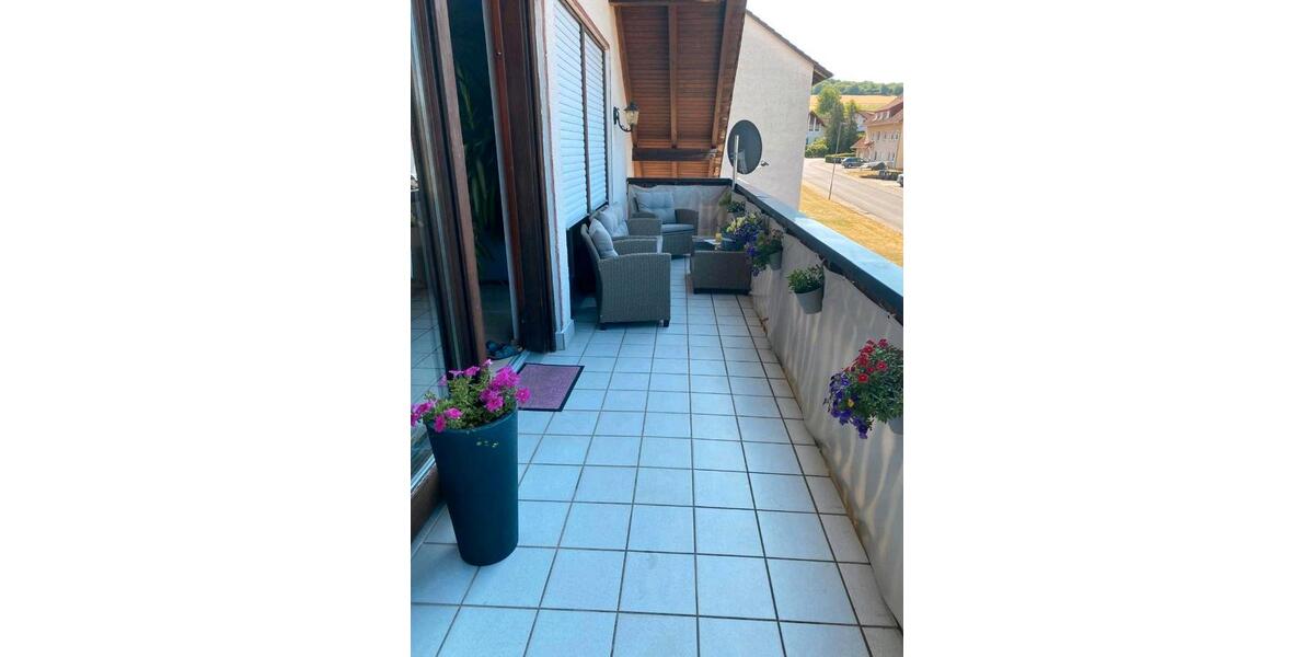 Dachgeschoßwohnung Eiterfeld - 3 Zimmer, 83 m&sup2;, 530&euro; | Angebot:25933526