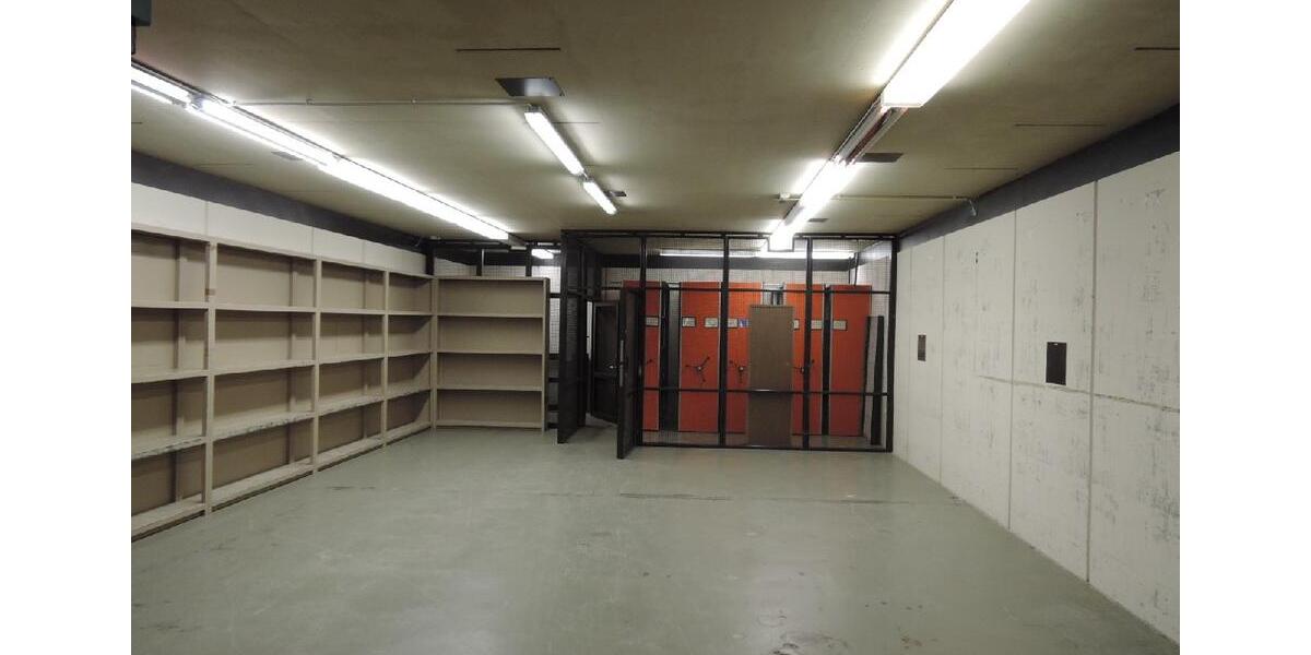 # ca.80qm Büro mit bis zu 180qm Ausstellungs-Lagerflächen in Wesel Citynah ## zimmer