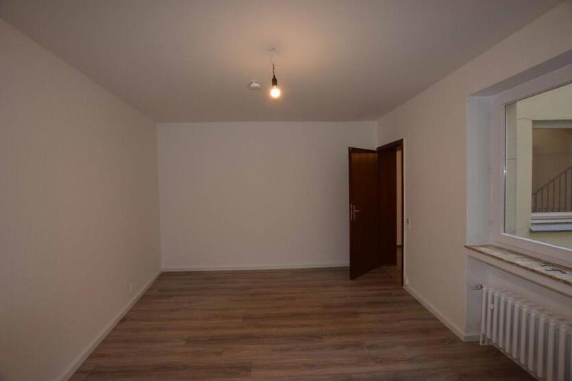 +++ Ich wurde renoviert! Charmante 4-Raumwohnung über 2 Etagen mit Tageslichtbad +++ zimmer