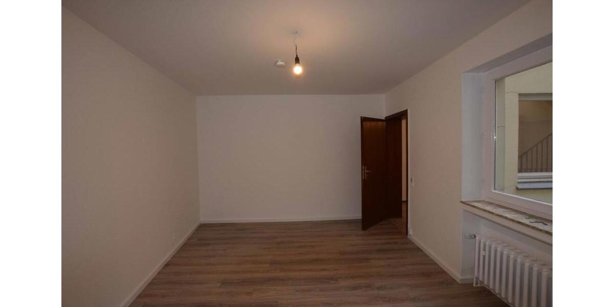 Erdgeschoßwohnung Hameln - 4 Zimmer, 145 m&sup2;, 1.015&euro; | Angebot:22598294