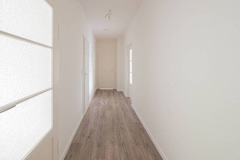 Ihr neues, saniertes Zuhause im kleinen Mehrfamilienhaus in ruhiger Seitenstraße.
