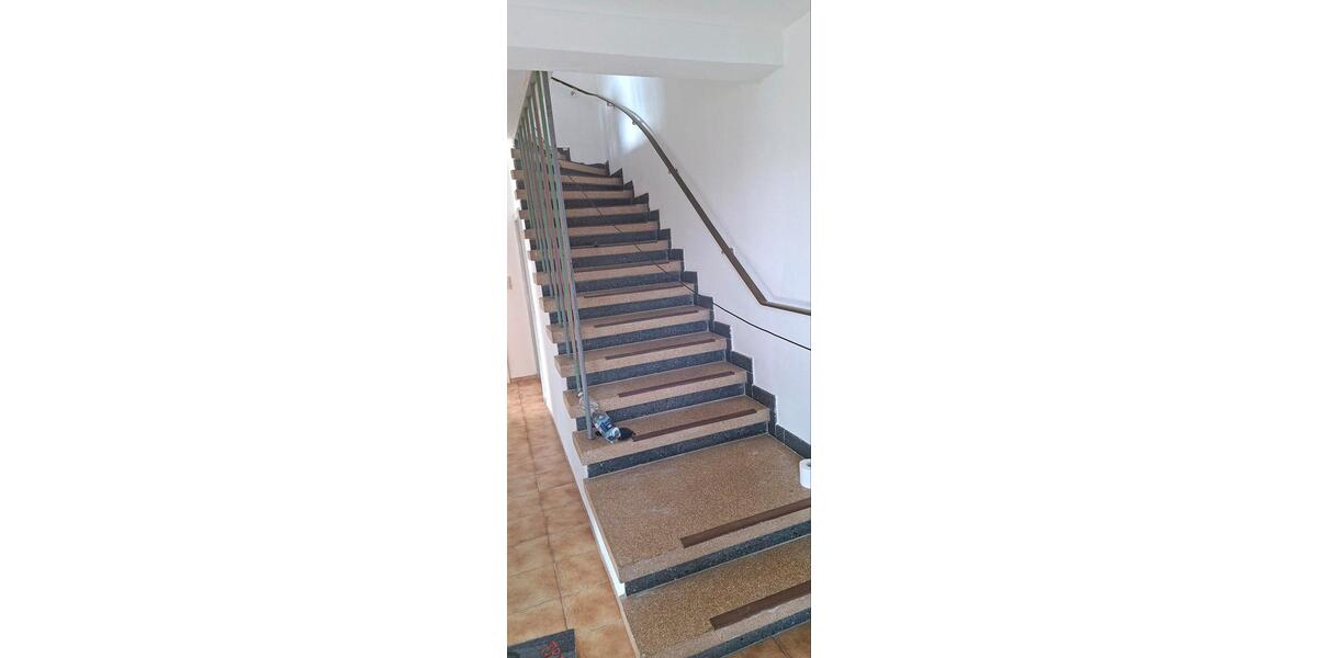 Bauernhaus, Landhaus Bad Windsheim - 7 Zimmer, 140 m&sup2;, 1.000&euro; | Angebot:25907288