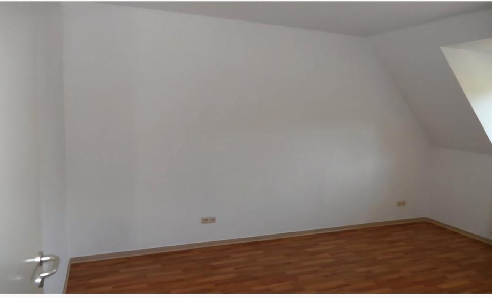 Dachgeschoßwohnung Werdau - 3 Zimmer, 66 m&sup2;, 465&euro; | Angebot:26309857