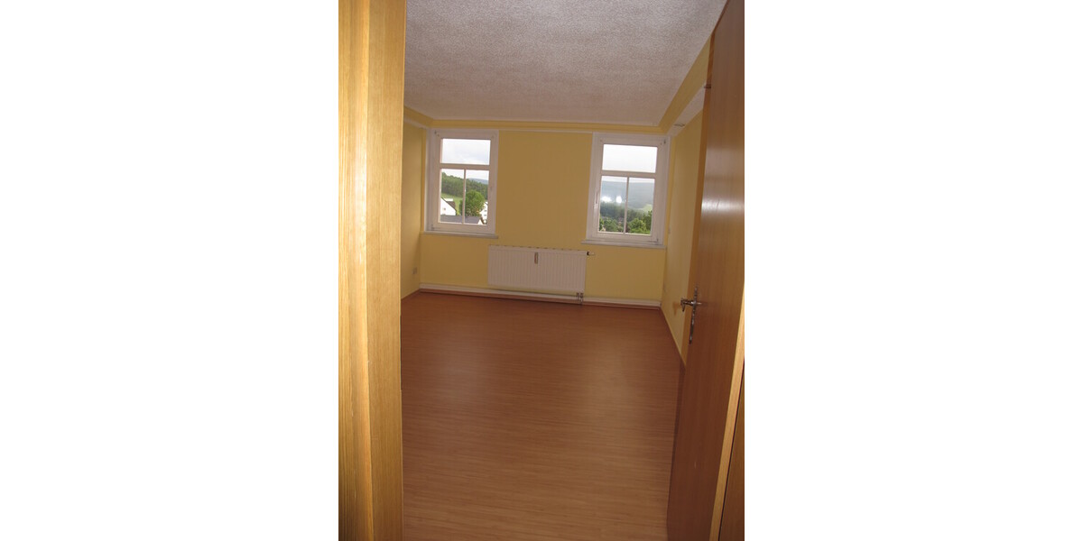 Drei-Zimmer-Dachwohnung in ruhiger Lage mit guter Fernsicht 3 zimmer