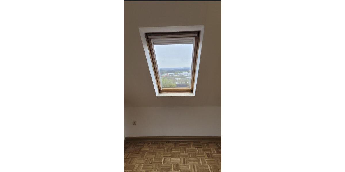 Dachgeschoßwohnung Iserlohn Sümmern - 2 Zimmer, 32 m&sup2;, 390&euro; | Angebot:25943397