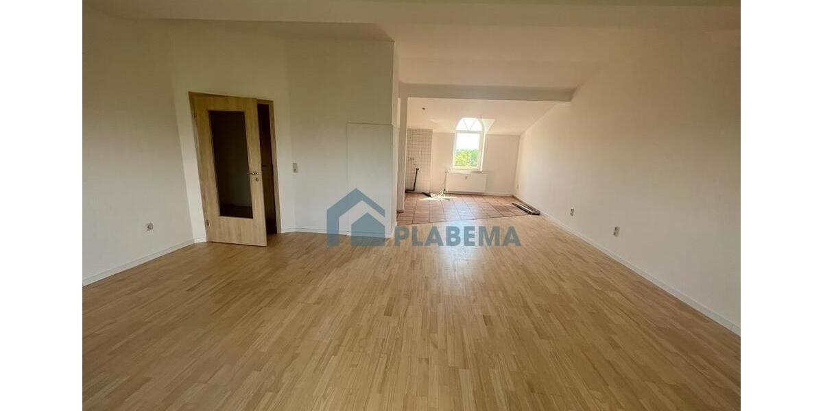 Dachgeschoßwohnung Schwerin - 4 Zimmer, 105 m&sup2;, 1.470&euro; | Angebot:24980118