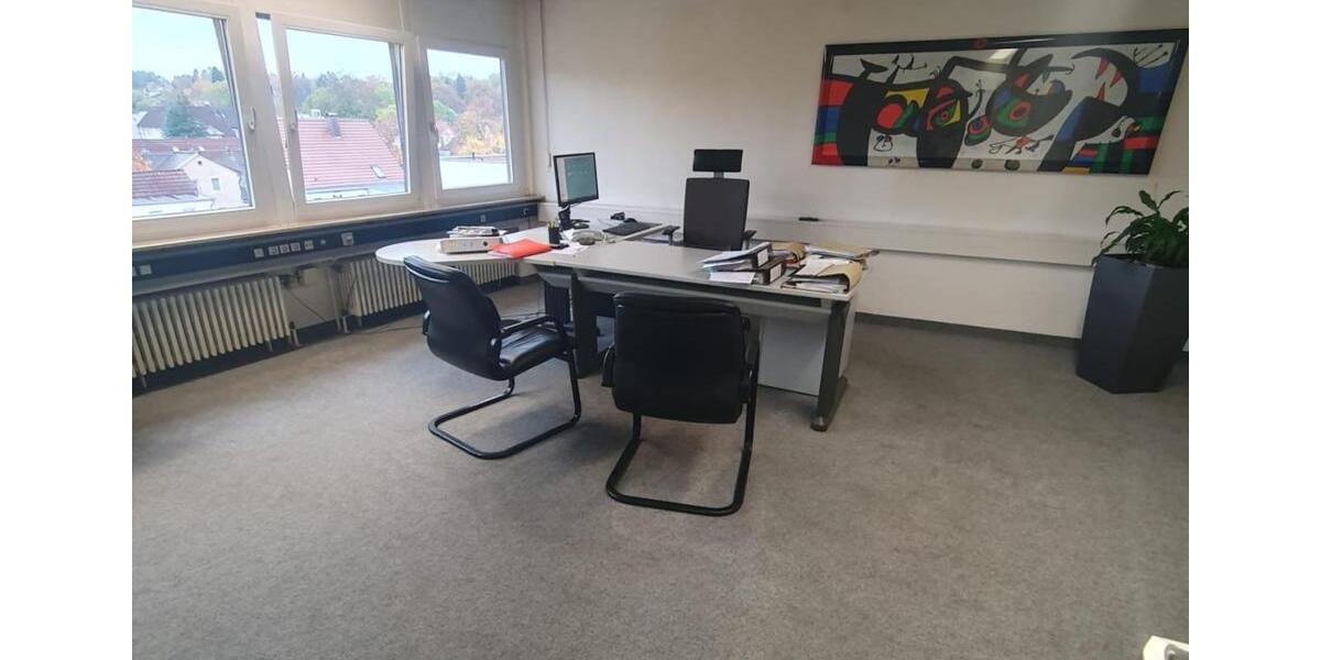 Großzügige Büro- oder Praxisfläche im 3. OG eines Bürogebäudes - ab 042026 - in Aalen zu vermieten zimmer