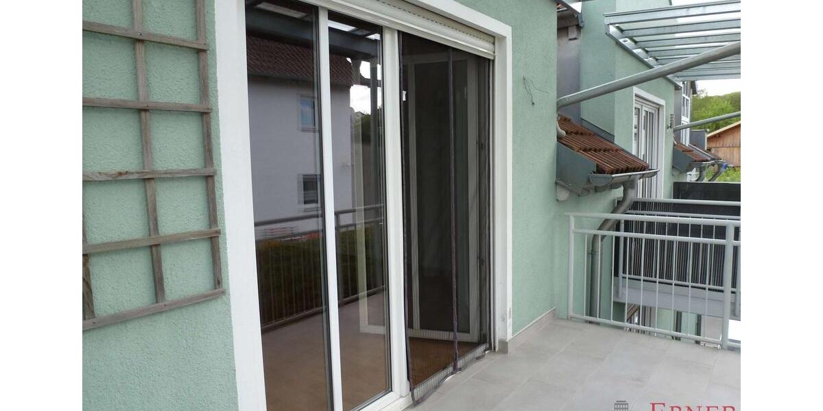 Dachgeschoßwohnung Viechtach - 3 Zimmer, 73 m&sup2;, 550&euro; | Angebot:26456279