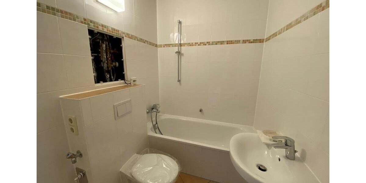 Etagenwohnung Suhl - 4 Zimmer, 65 m&sup2;, 400&euro; | Angebot:26383681