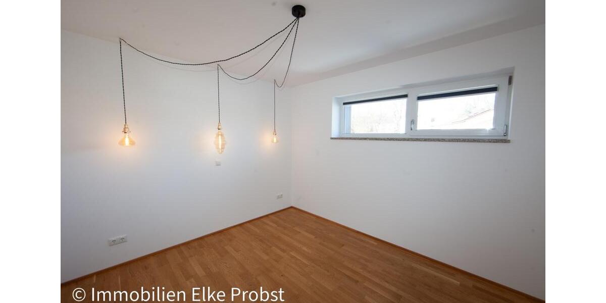 Einfamilienhaus Oberviechtach - 2 Zimmer, 78 m&sup2;, 790&euro; | Angebot:24639137