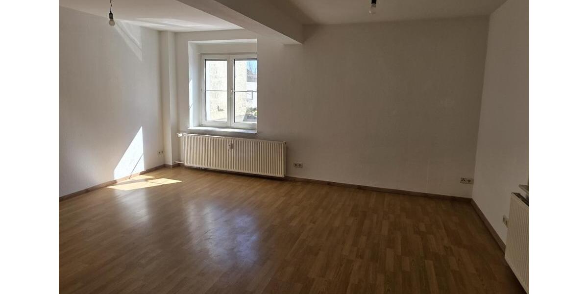 Erdgeschoßwohnung Großschirma - 4 Zimmer, 74 m&sup2;, 475&euro; | Angebot:26432015