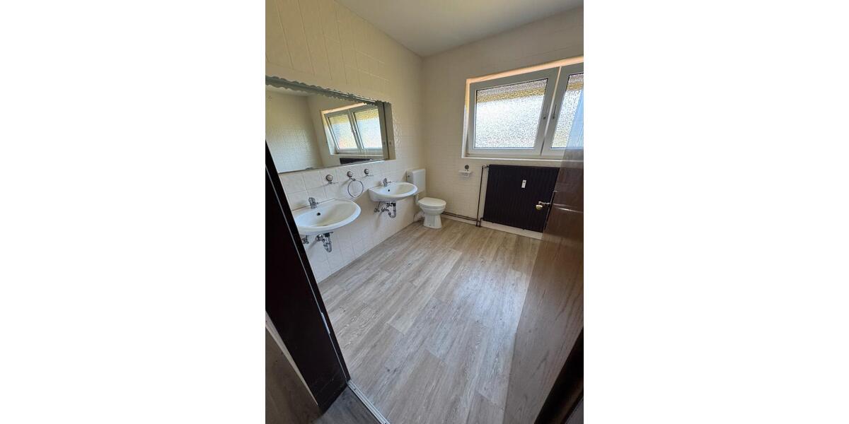 Erdgeschoßwohnung Soltau - 4 Zimmer, 100 m&sup2;, 1.370&euro; | Angebot:26483412