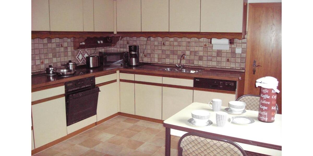 Wohnen auf Zeit Rinteln - 4 Zimmer, 90 m&sup2;, 390&euro; | Angebot:25999043