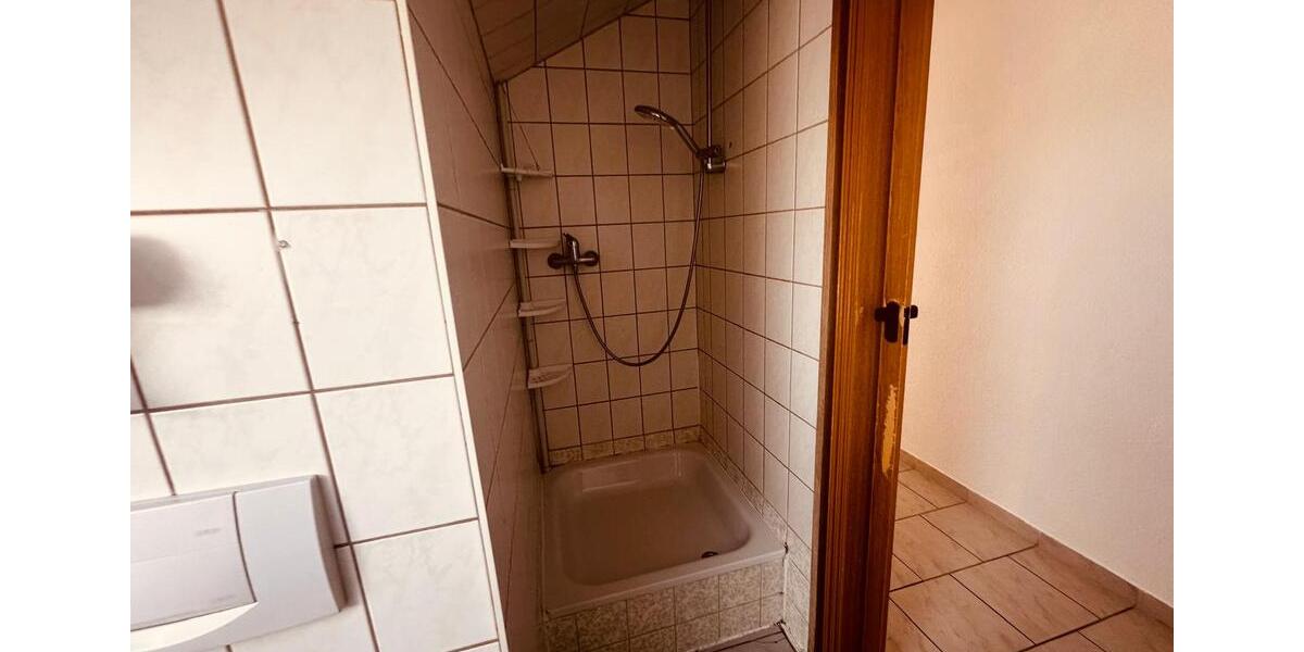 Dachgeschoßwohnung Wurzbach - 3 Zimmer, 63 m&sup2;, 380&euro; | Angebot:26544352