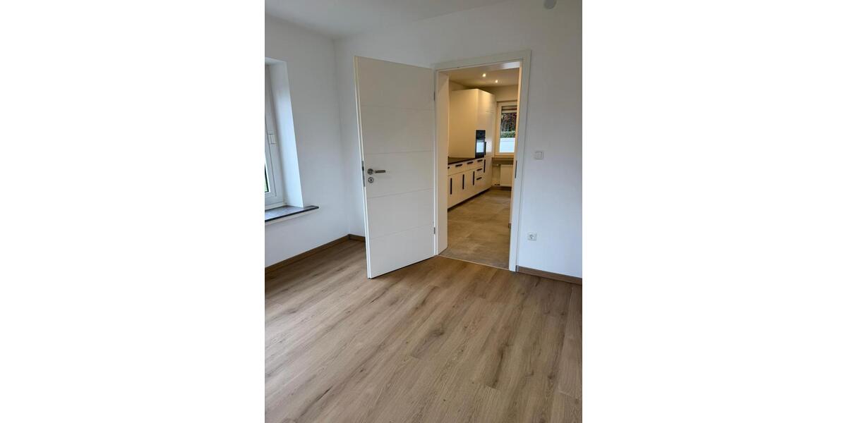 Etagenwohnung Hauneck - 5 Zimmer, 100 m&sup2;, 1.400&euro; | Angebot:25017055