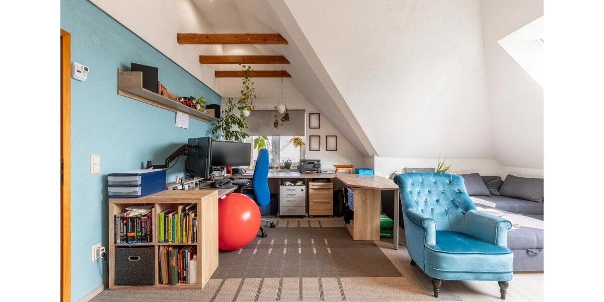 Helle Dachgeschosswohnung zu vermieten 2 zimmer