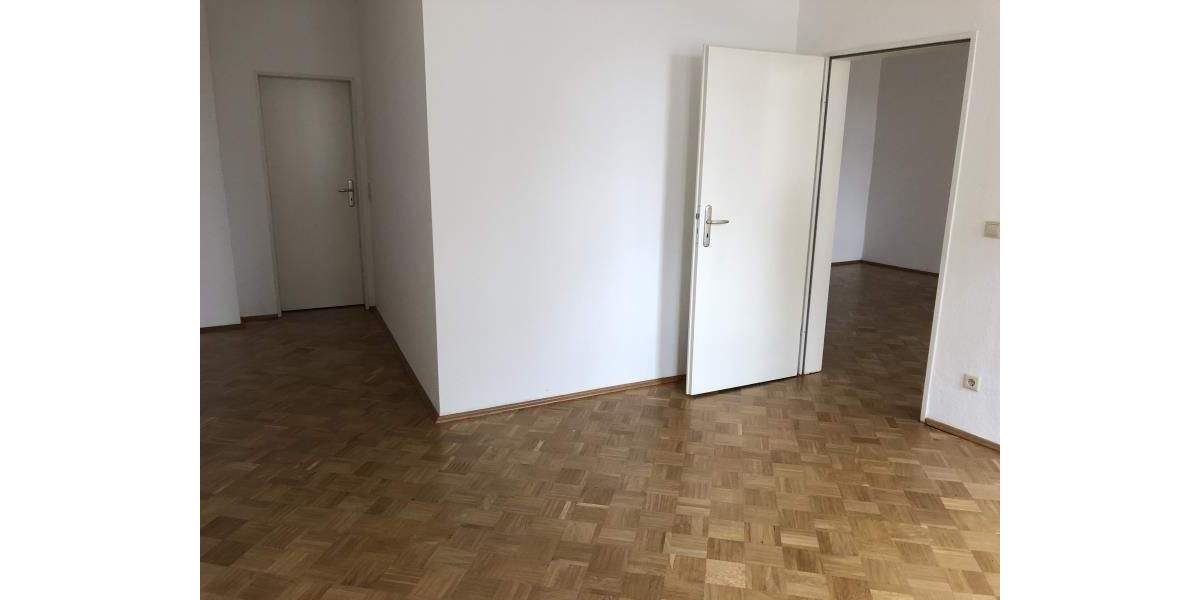 Etagenwohnung Mittweida - 2 Zimmer, 66 m&sup2;, 375&euro; | Angebot:24776864