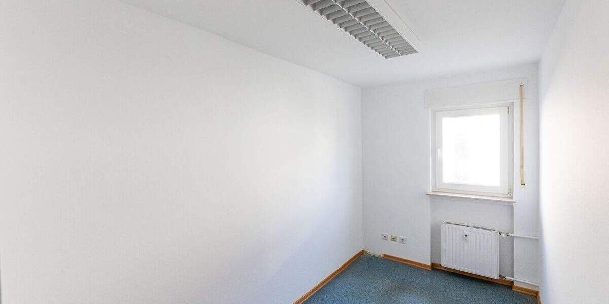 Gewerbeobjekt Bischofsheim - 5 Zimmer, 267 m&sup2;, 4.260&euro; | Angebot:25814102