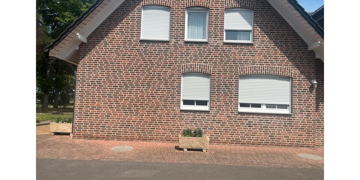 Doppelhaushälfte Gronau (Westfahlen) - 3 Zimmer, 200 m&sup2;, 1.400&euro; | Angebot:26698129