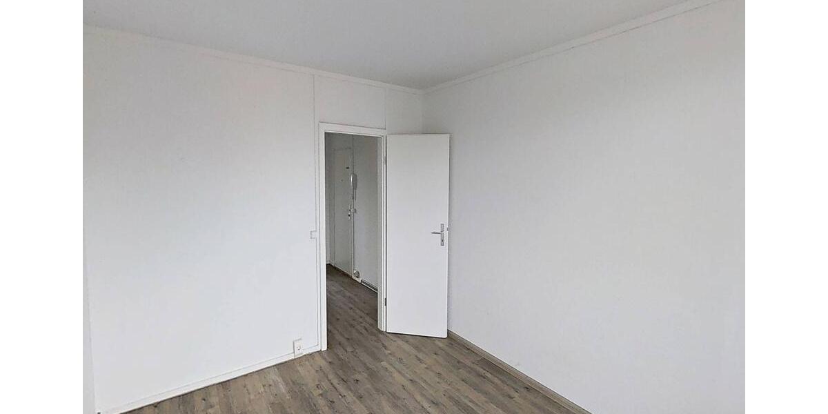 Etagenwohnung Celle - 3 Zimmer, 83 m&sup2;, 699&euro; | Angebot:25807693