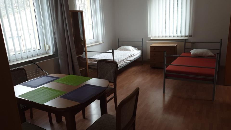 Wohnen auf Zeit Meerane - 2 Zimmer, 68 m&sup2;, 12&euro; | Angebot:26278601