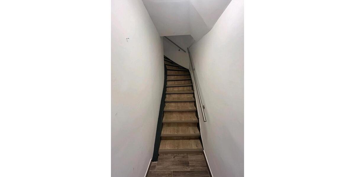 Helle 4-Zimmer-Wohnung auf 3 Etagen - ca. 80m², eigener Eingang 4 zimmer