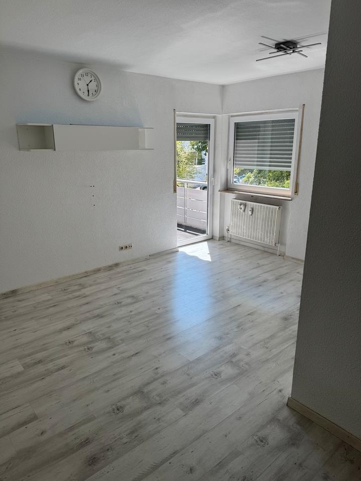2 Zimmer Wohnung mit Garage Balkon ab sofort