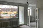Aktion - Die erste Kaltmiete sparen - Teilsanierte - 2-Zimmer-Wohnung mit Balkon