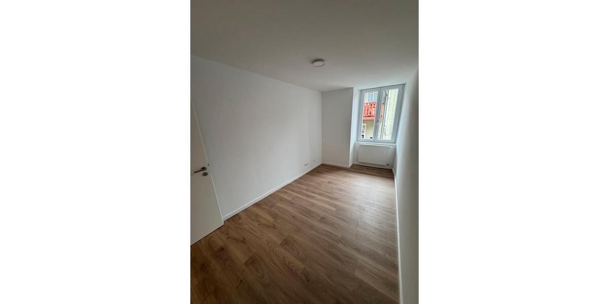 Etagenwohnung Villingen-Schwenningen Schwenningen - 4 Zimmer, 80 m&sup2;, 300&euro; | Angebot:25158439