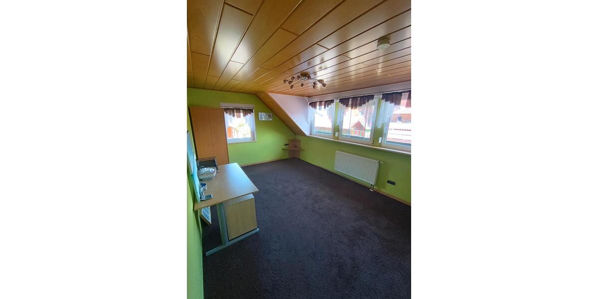 Dachgeschoßwohnung Heiligenstadt in Oberfranken - 2.5 Zimmer, 70 m&sup2;, 475&euro; | Angebot:25403434