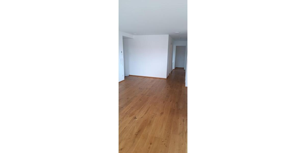 Dachgeschoßwohnung Wassertrüdingen - 5 Zimmer, 117 m&sup2;, 1.060&euro; | Angebot:24877180