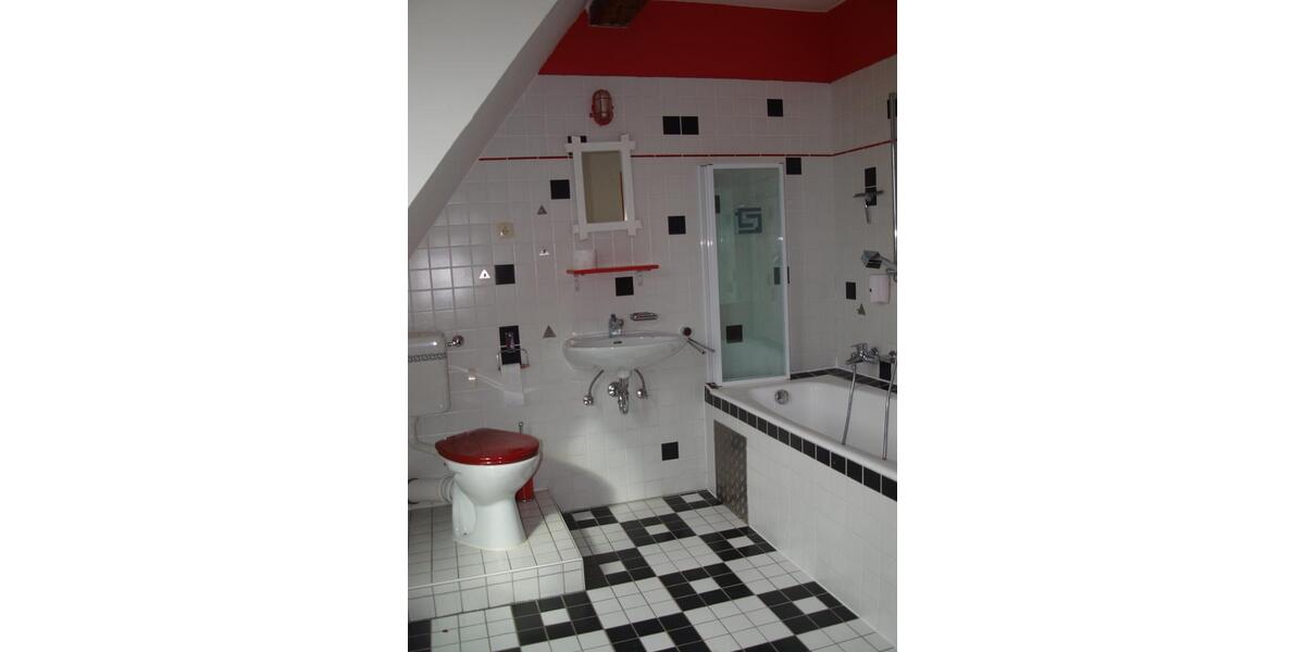 Dachgeschoßwohnung Ipsheim - 4 Zimmer, 105 m&sup2;, 760&euro; | Angebot:26670230