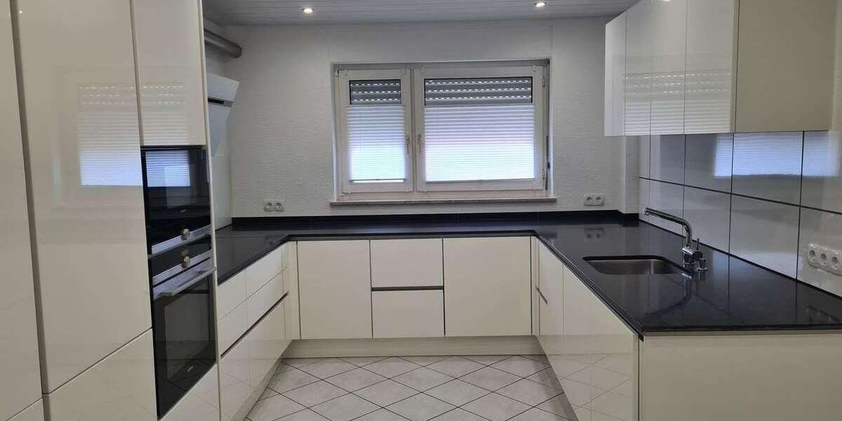 Etagenwohnung Fellbach Oeffingen - 4 Zimmer, 115 m&sup2;, 1.700&euro; | Angebot:27031087