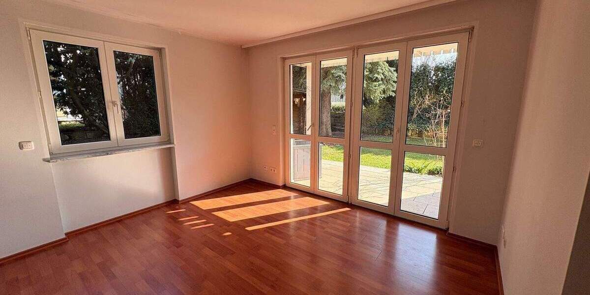 Etagenwohnung Nürnberg Gaismannshof - 4 Zimmer, 145 m&sup2;, 2.000&euro; | Angebot:25999687