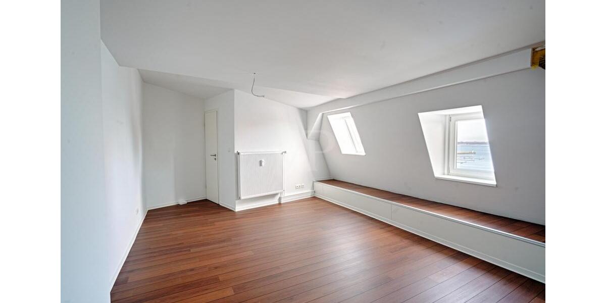 Dachgeschoßwohnung Stralsund - 3 Zimmer, 109 m&sup2;, 1.140&euro; | Angebot:23816768