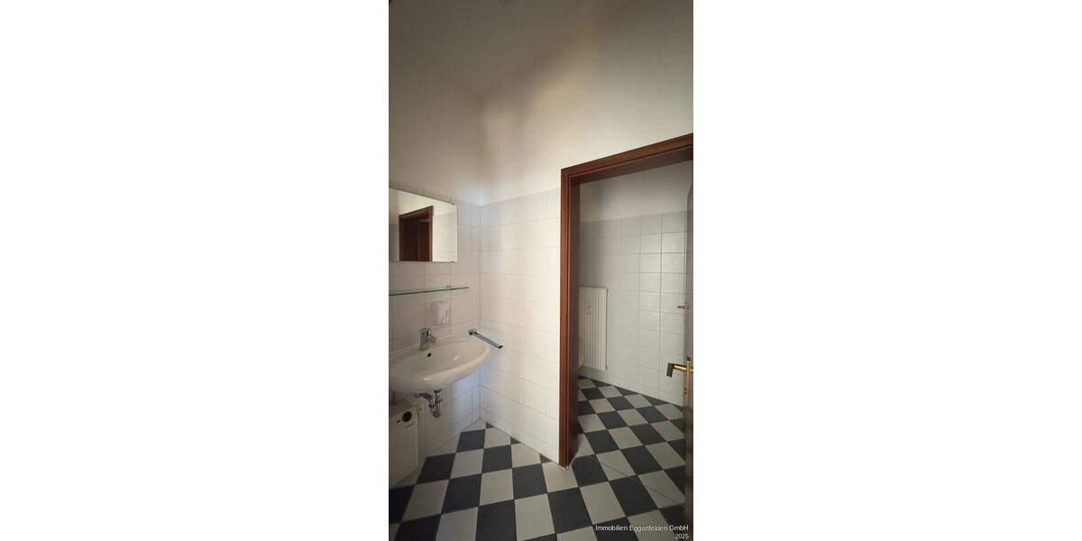 Gewerbeobjekt Eggenfelden - 3 Zimmer, 60 m&sup2;, 670&euro; | Angebot:26139197