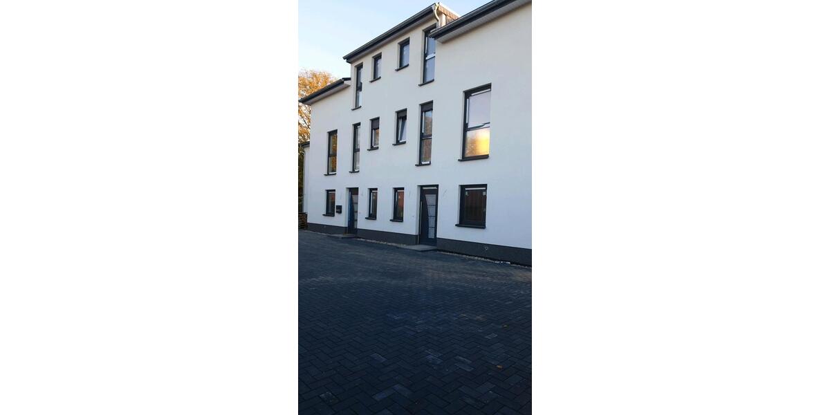 Reihenhaus Lehrte - 6 Zimmer, 200 m&sup2;, 1.500&euro; | Angebot:26051396