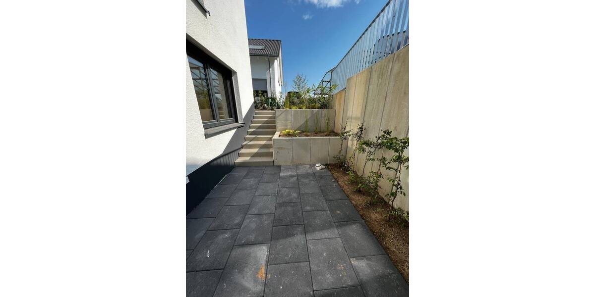 Doppelhaushälfte Mainz Weisenau - 6 Zimmer, 159 m&sup2;, 2.500&euro; | Angebot:25683725