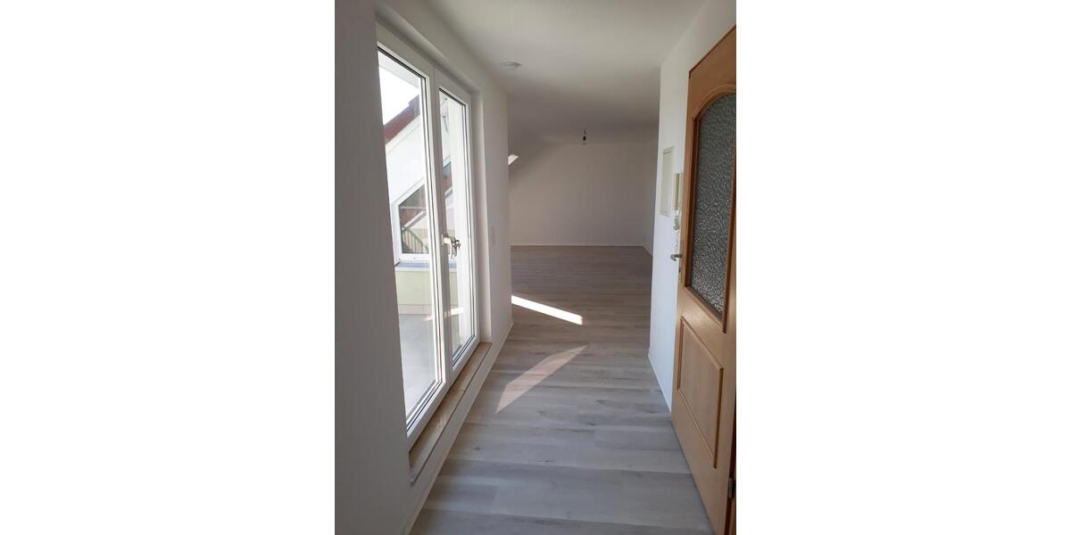 Dachgeschoßwohnung Lüdersdorf - 3 Zimmer, 66 m&sup2;, 700&euro; | Angebot:26431448