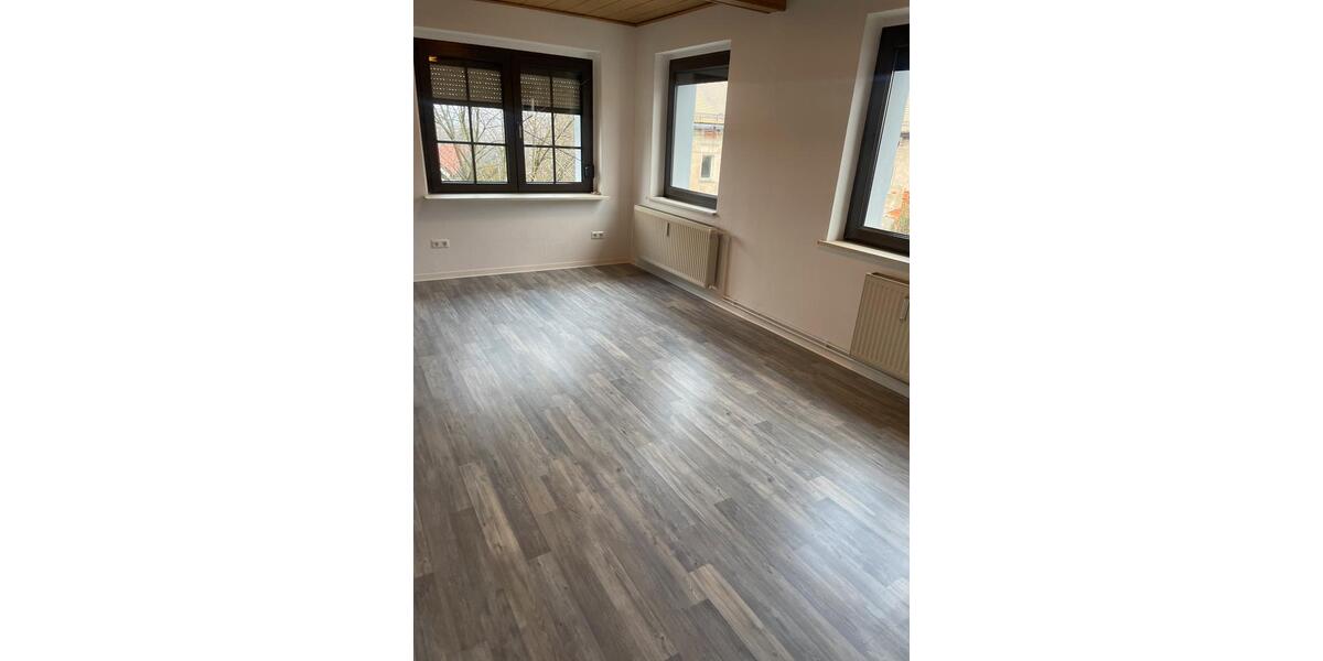 Zweistöckige Wohnung in ländlicher Gegend zu vermieten 7 zimmer